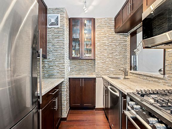 5th image of 301 E 79th St APT 19K