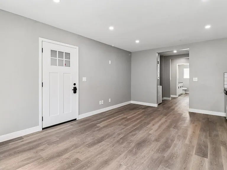 Duplet at Hillcrest | Modern Studio, 1 & 3 Bedroom Apartments — Photo 64