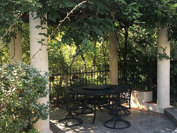 3rd image of 13516 Lake Shore Dr