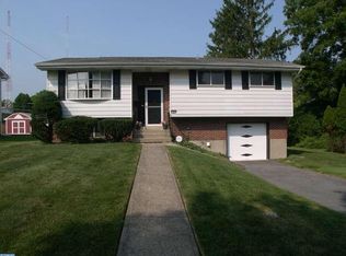 704 S 11th St, Allentown, PA 18103