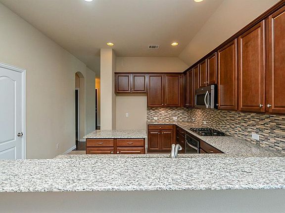 4th image of 3404 Glen Crest Ln