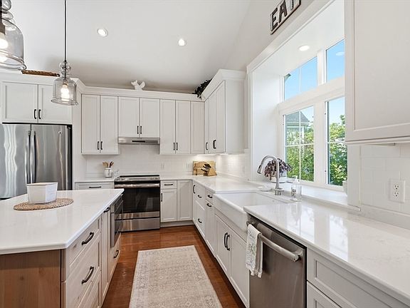 5th image of 48 Inkberry Ln