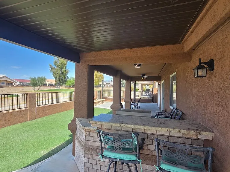 2121 E Desert Lakes Dr — Photo 41