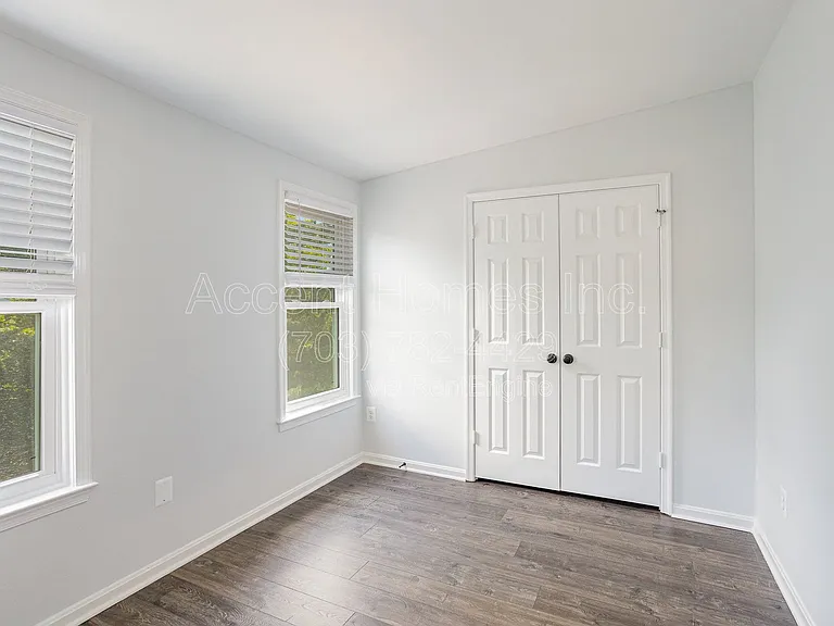 7301 Castleberg Ct — Photo 23