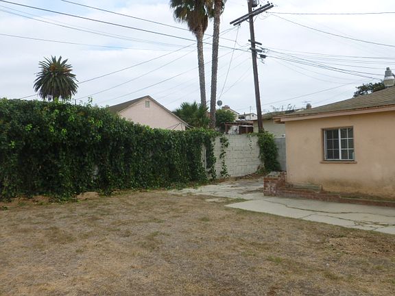 2nd image of 10028 S Gramercy Pl