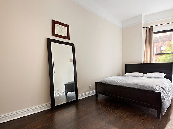 2nd image of 35 W 87th St APT 3A