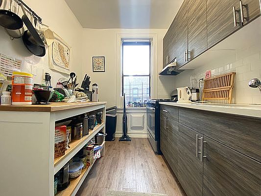 1st image of 260 Hawthorne St #D7