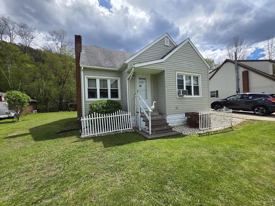 1st image of 6 Samsel Ave