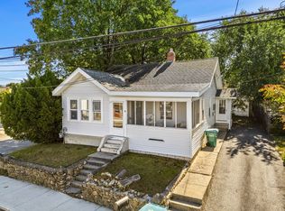 6 Hartford Ave W, Uxbridge, MA 01569