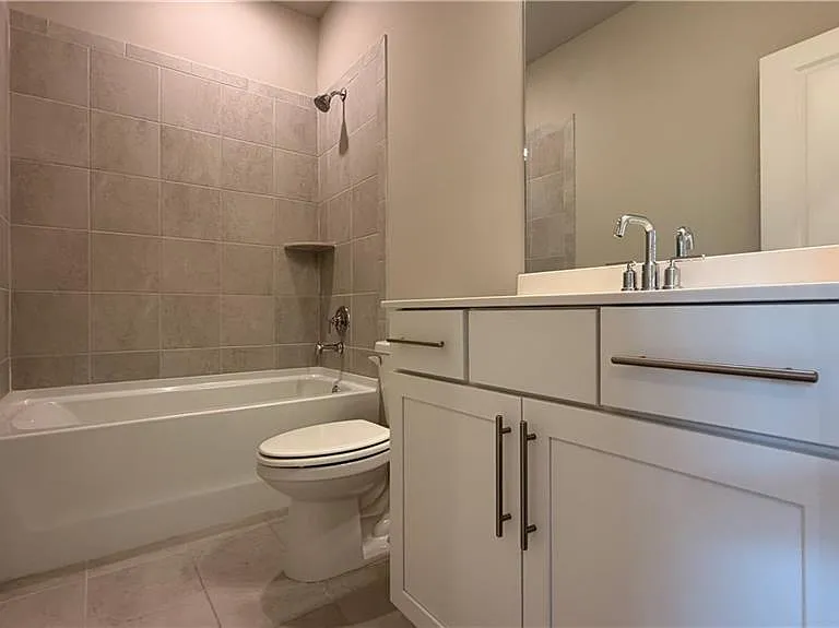 1012 Knoxboro Ln — Photo 6