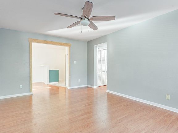 5th image of 901 Willow Ave