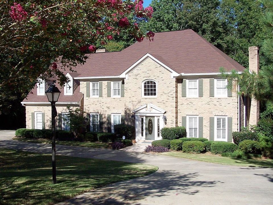 Front Elevation - Circular Driveway