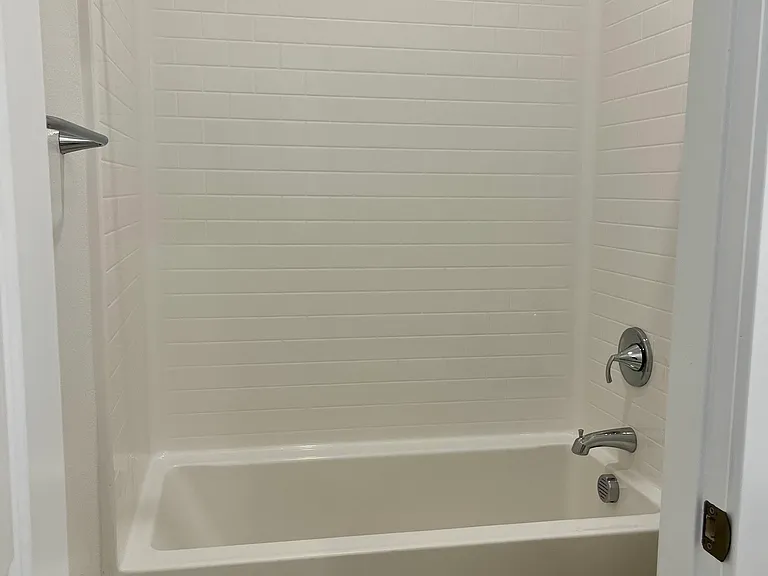 740 Edward Scholle Dr — Photo 22