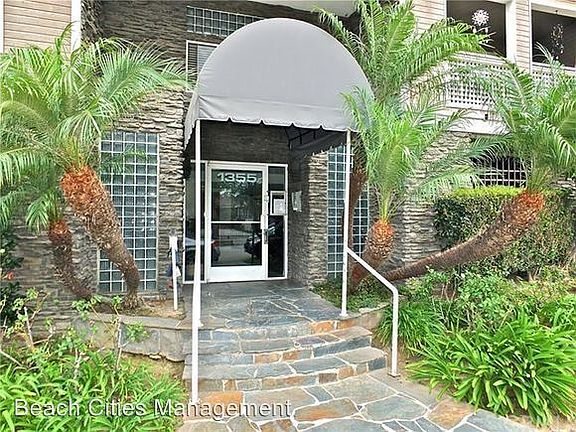 3rd image of 1355 Loma Ave APT 315