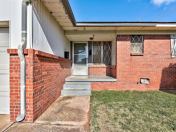 5th image of 809 Holoway Dr