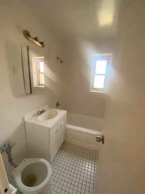 Rented by Contact Realty | media 16