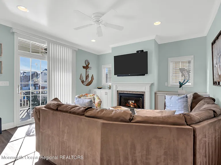 411 Harding Ave — Photo 17