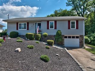 25 Hamilton Ave, West Wyoming, PA 18644