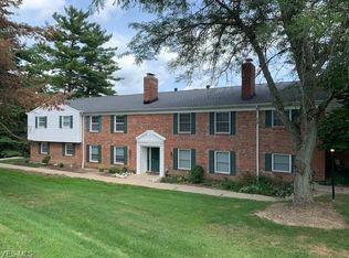 7055 Carriage Hill Dr APT 101, Brecksville, OH 44141