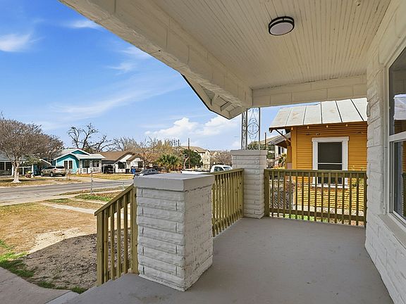 4th image of 1230 Hammond Ave