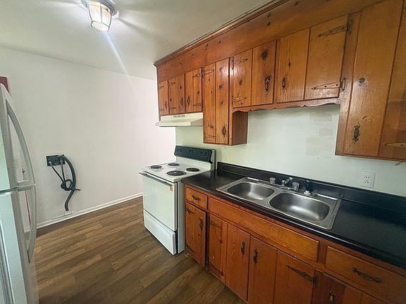 2nd image of 1018 Curdwood Blvd Unit B