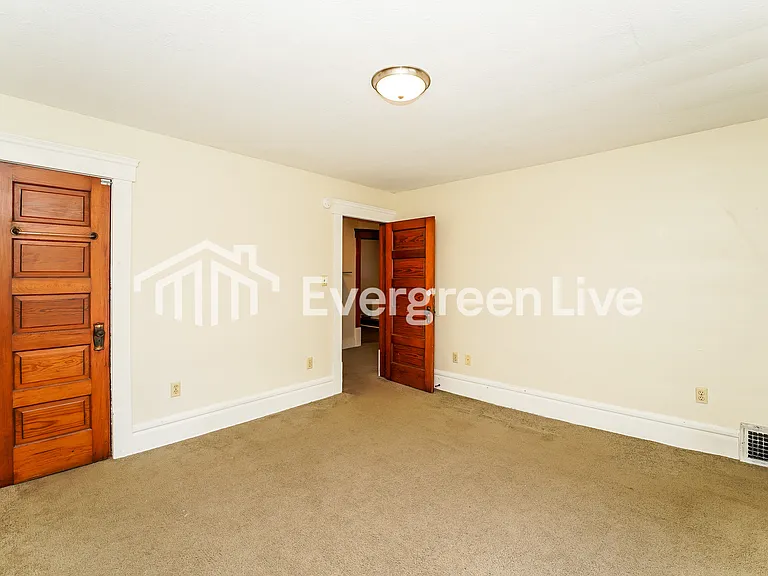 1373 Sprague St — Photo 14