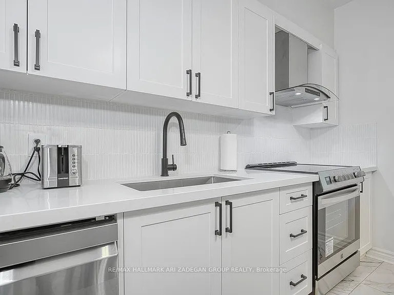 151 Broadview Ave — Photo 8