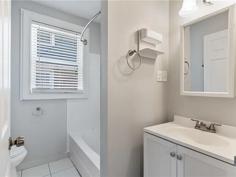 153 Irving Ave — Photo 14