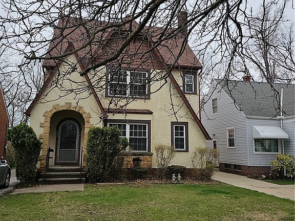 2nd image of 832 Hoover Rd