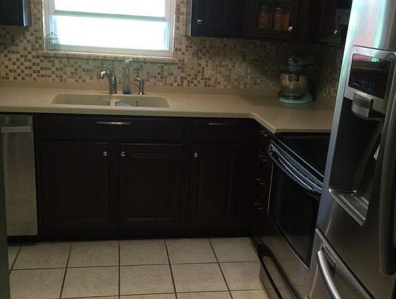 4th image of 2001 Chapel Hill Ln