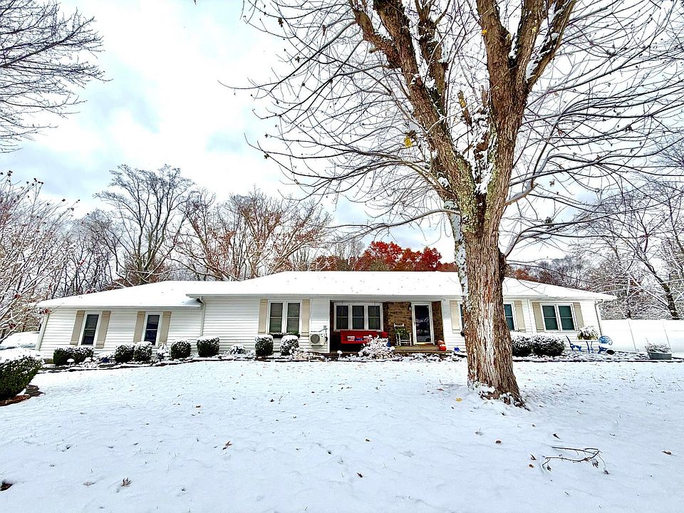 1st image of 2563 Maple Ave