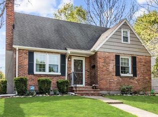 35 Park Way, Morris Plains, NJ 07950