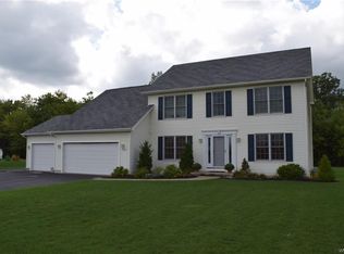 7260 Ridgeview Dr W, North Tonawanda, NY 14120