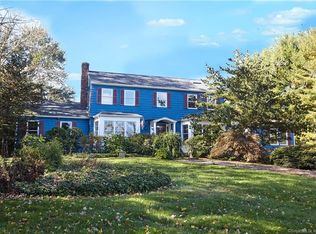 6 Overlook Dr, Newtown, CT 06470