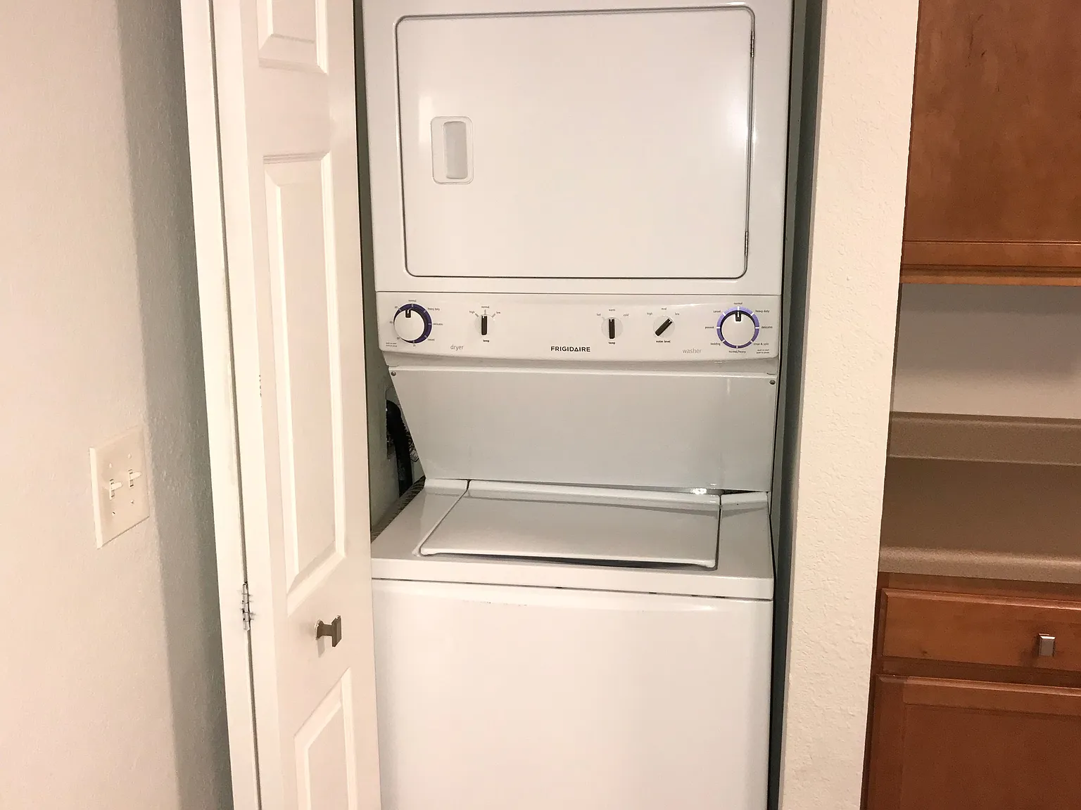 2 bed, 1.5 bath, 1105 sqft, $1,995 — Photo 4