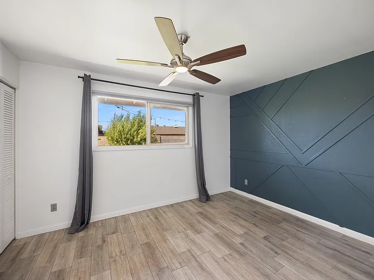 1110 E Redfield Rd — Photo 10