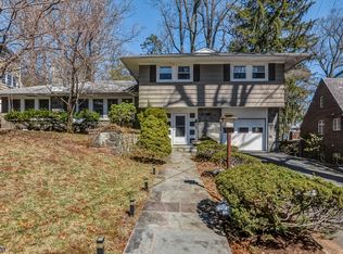 88 Collinwood Rd S, Maplewood, NJ 07040