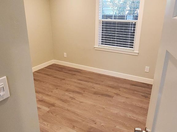5th image of 1126 Lincoln Ct #2