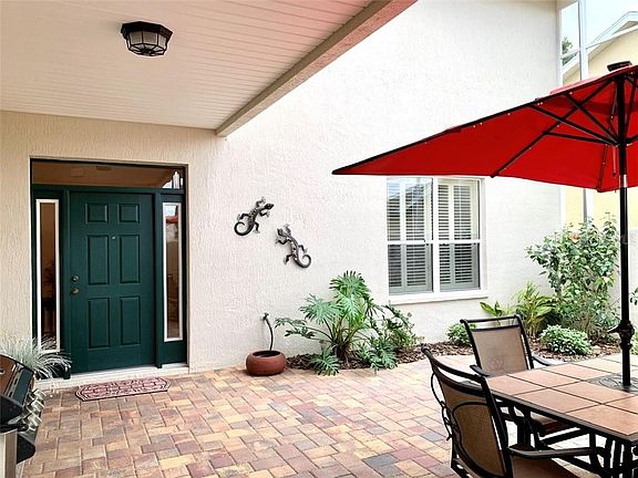 3rd image of 15715 SW 13th Cir