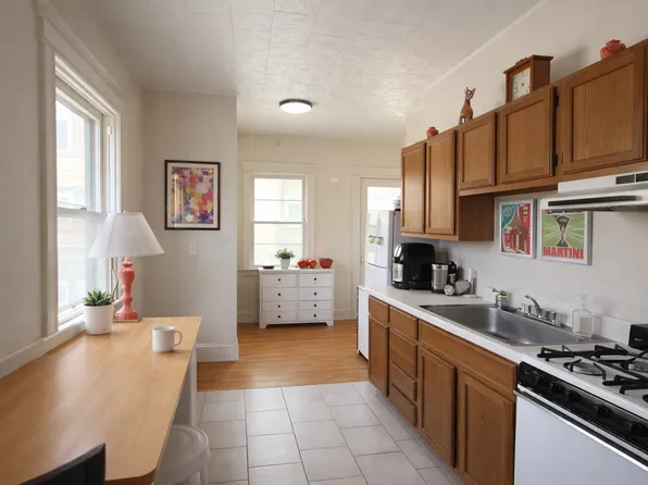 22 Park Ave APT 2, Rochester, NY 14607