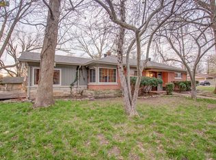 15 Saint Clair Lake Dr, Swansea, IL 62226