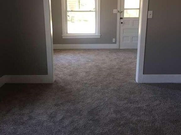 3rd image of 686 W Larch Ave