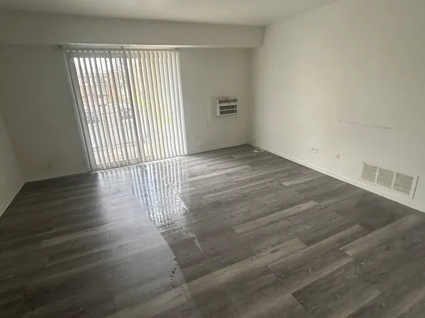 4316 Lindenwood Dr APT 3SE, Matteson, IL 60443