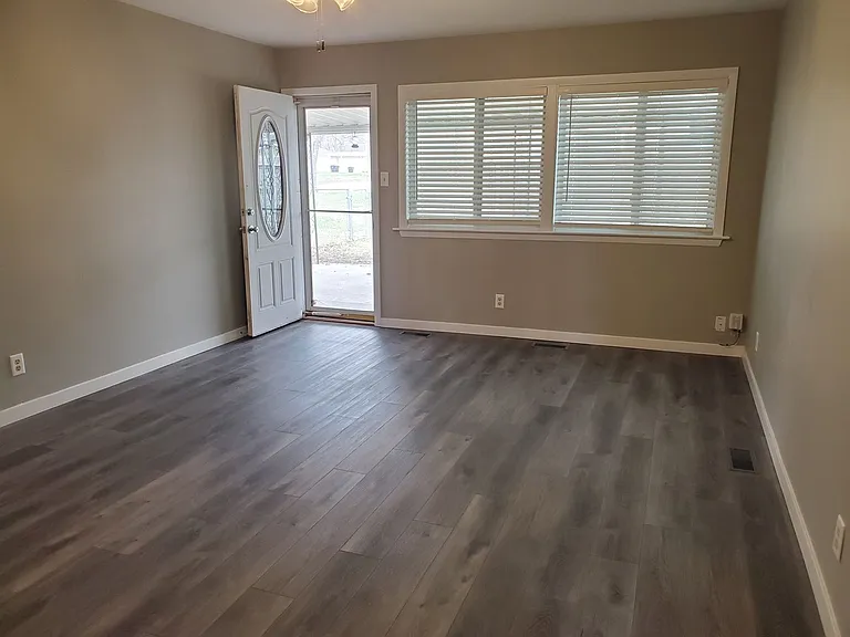 1711 SW Kent Pl — Photo 9