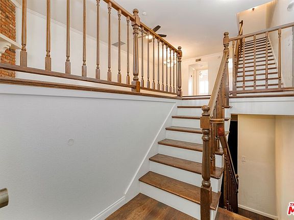 3rd image of 18100 Burbank Blvd Unit 19