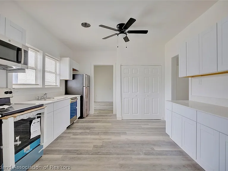 199 E Camphor St — Photo 3