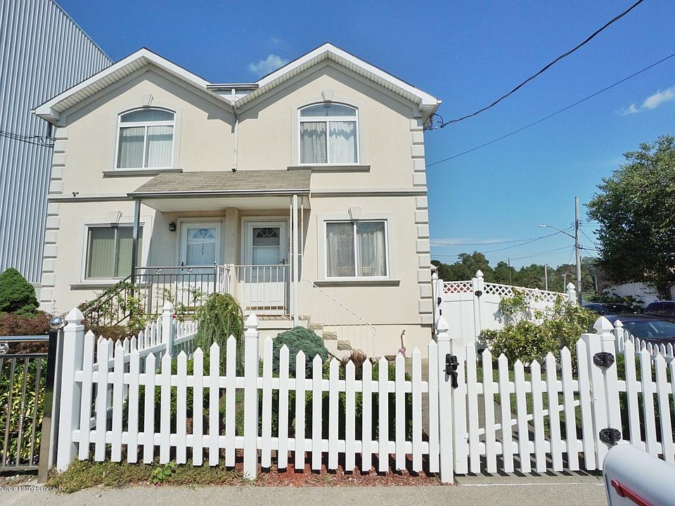 1st image of 121 Lynhurst Ave
