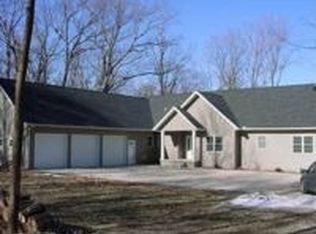 1116 Fondulac Dr, East Peoria, IL 61611