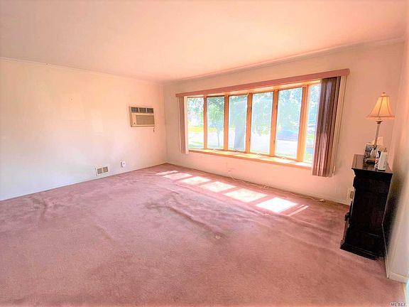 3rd image of 43 Peachtree Ln