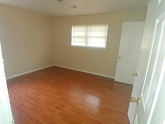 5th image of 3512 49th St E